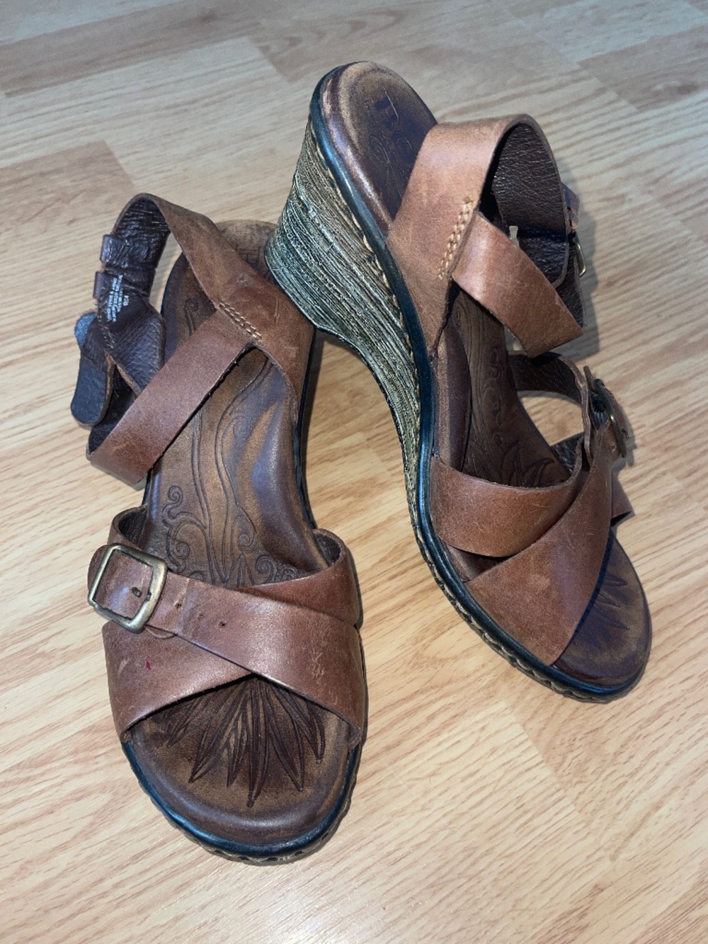 Born Brown Leather Buckle Strap Woodgrain Wedge Heel Size 6